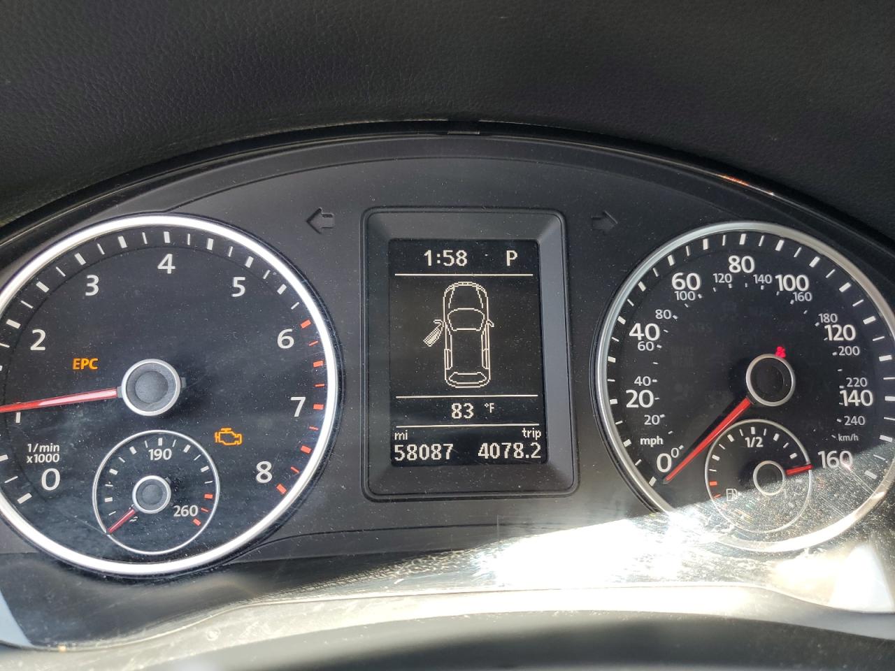 WVGAV7AX4JK004239 2018 Volkswagen Tiguan Limited