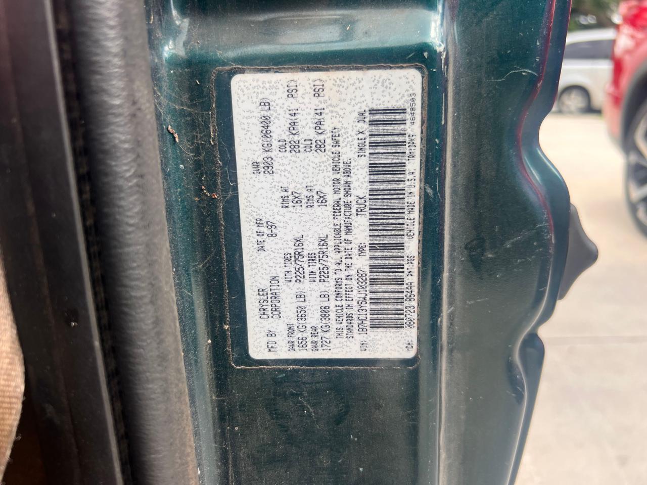 1B7HC13Y5WJ103287 1998 Dodge Ram 1500