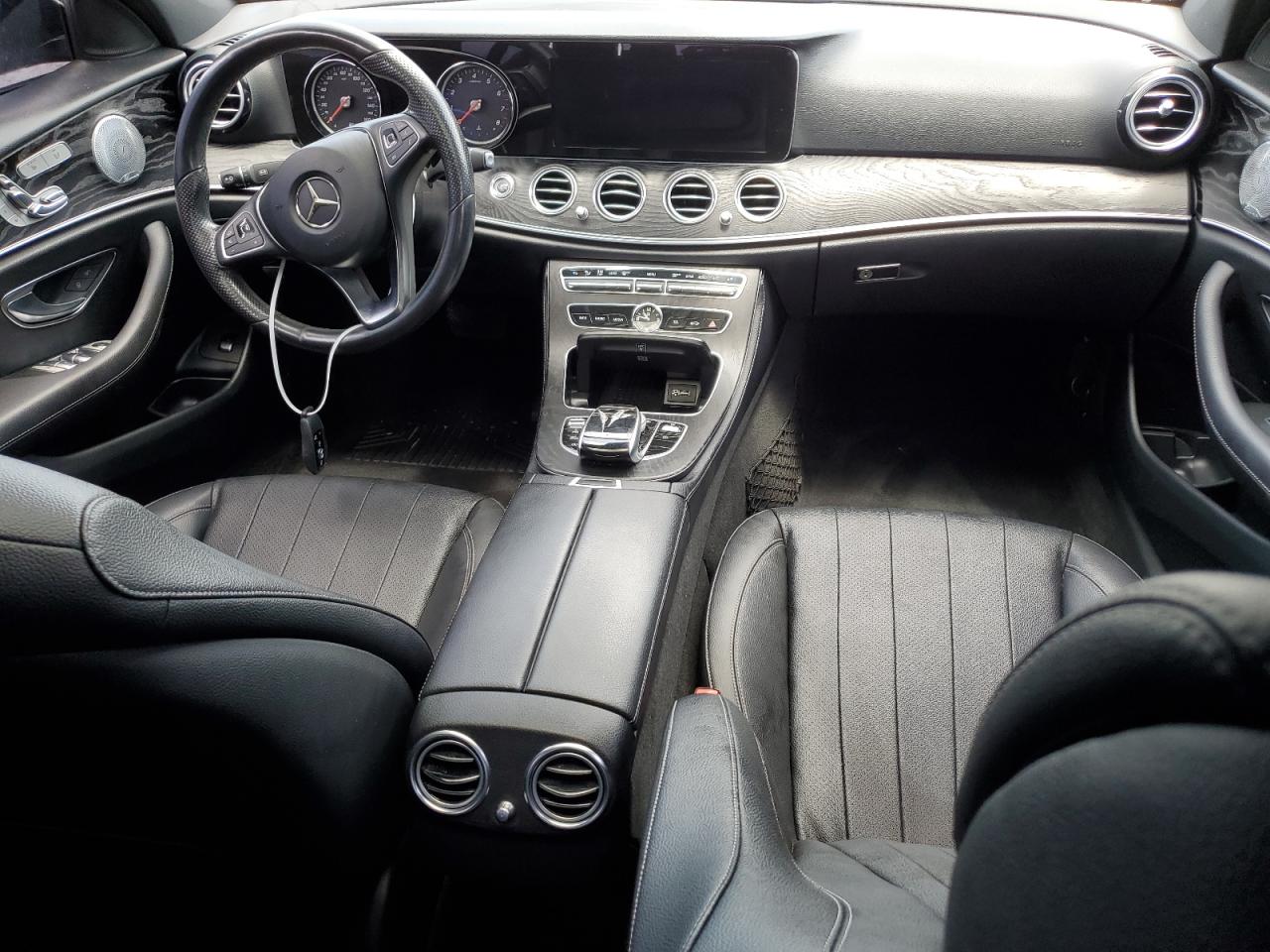 WDDZF4JB6JA338629 2018 Mercedes-Benz E 300