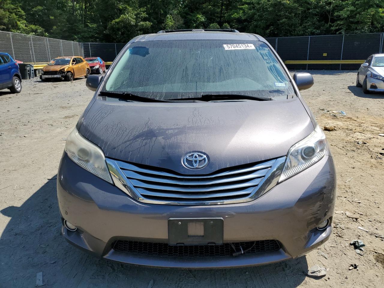 5TDDK3DC8BS009384 2011 Toyota Sienna Xle