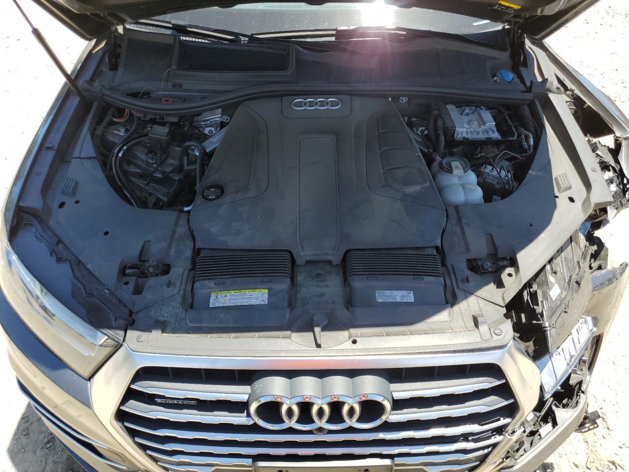 WA1AHAF77KD044736 2019 Audi Q7 Premium