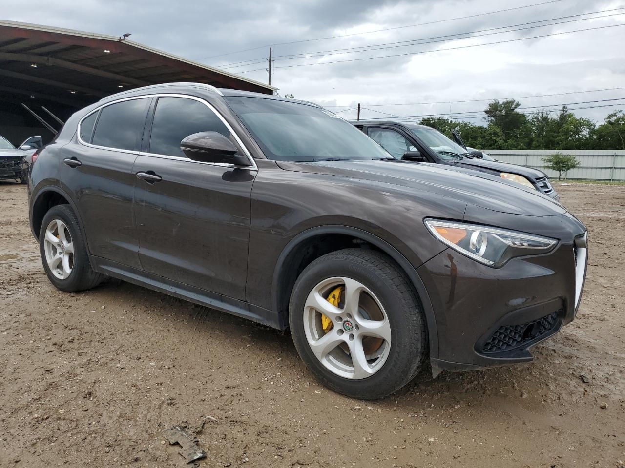 2018 Alfa Romeo Stelvio vin: ZASFAKAN3J7B76912