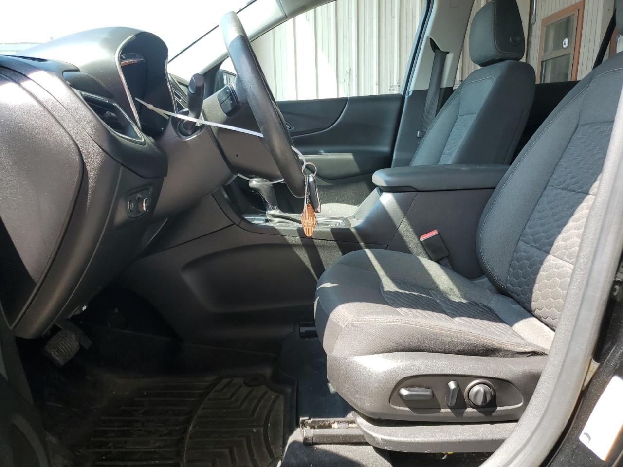 2GNAXSEV8J6252191 2018 Chevrolet Equinox Lt