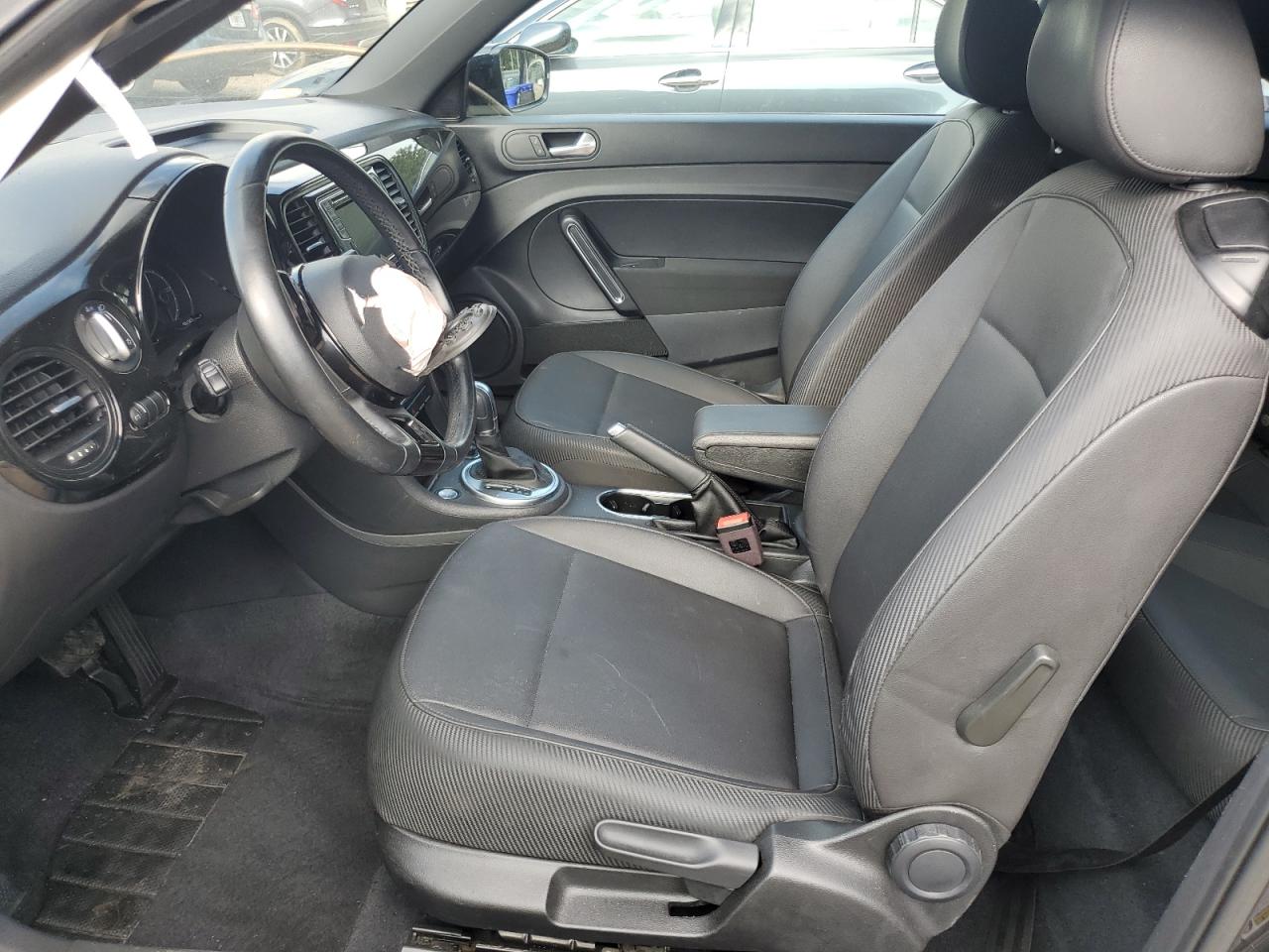 3VWFD7AT3JM708691 2018 Volkswagen Beetle S