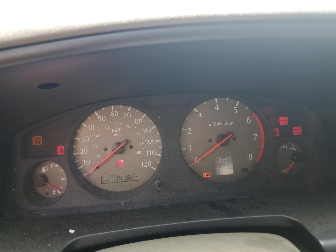 JNRAR07Y2YW084627 2000 Infiniti Qx4