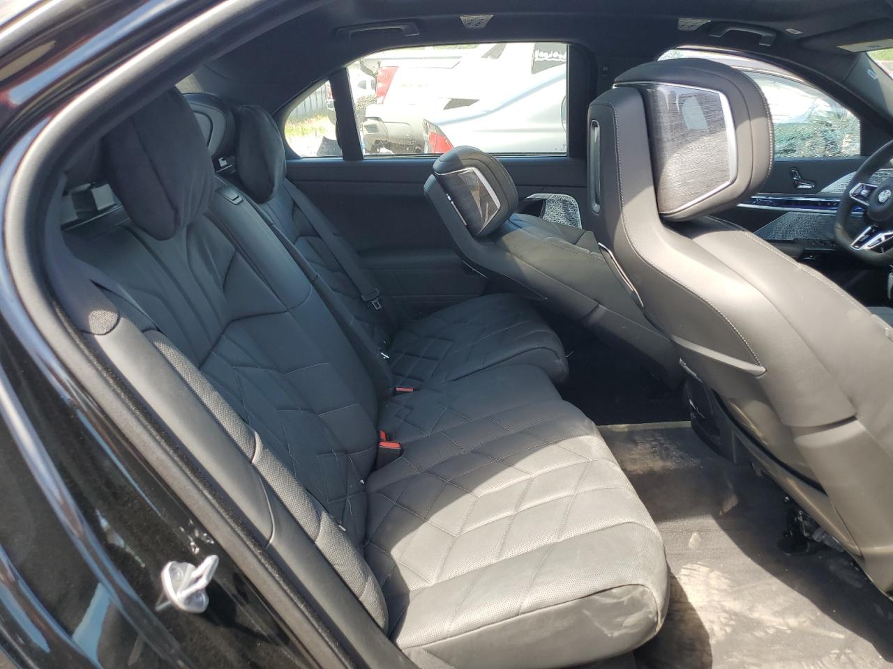 WBA33EJ03RCR95382 2024 BMW 760 Xi