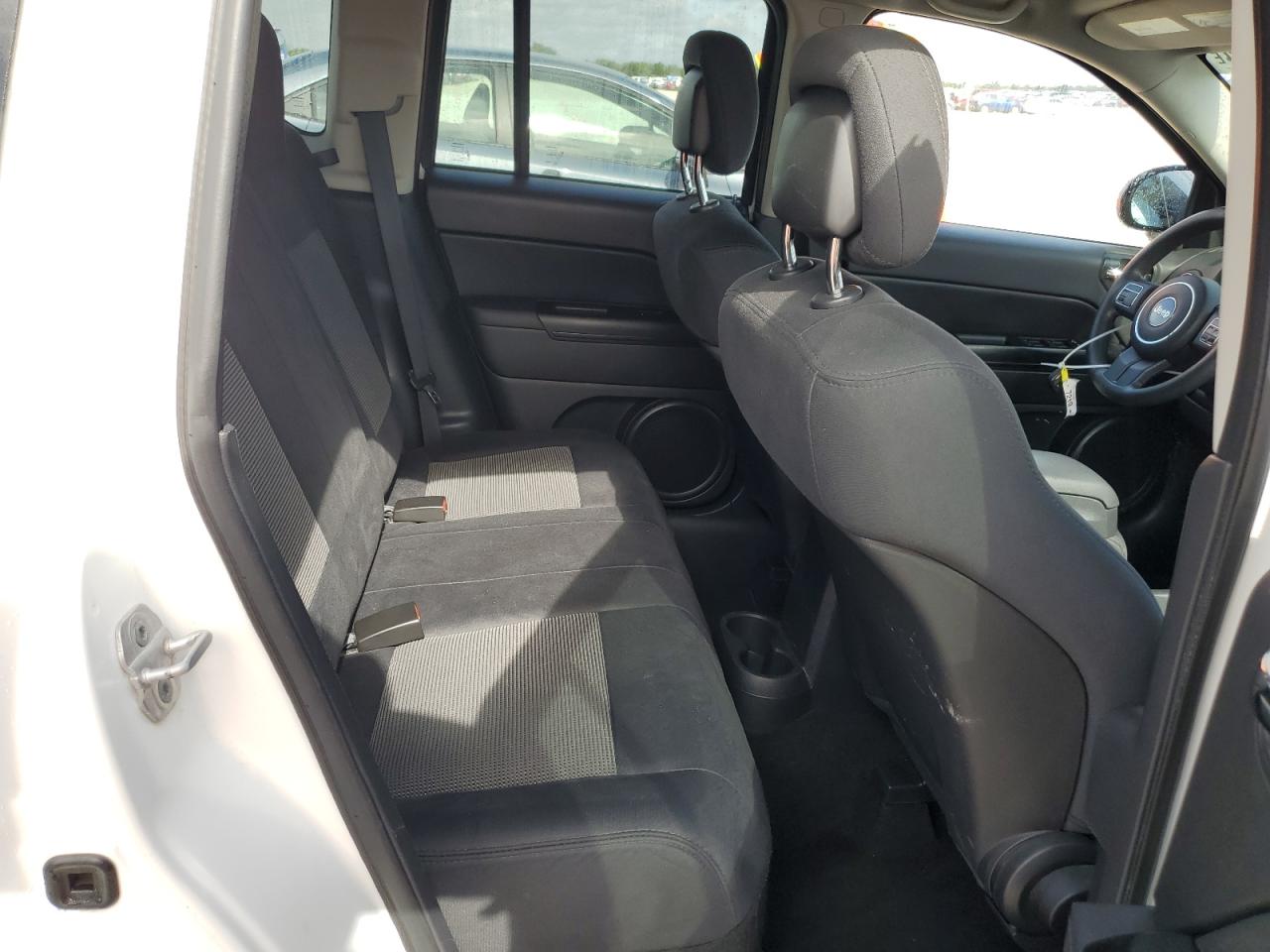 1J4NF1FB3BD158678 2011 Jeep Compass Sport