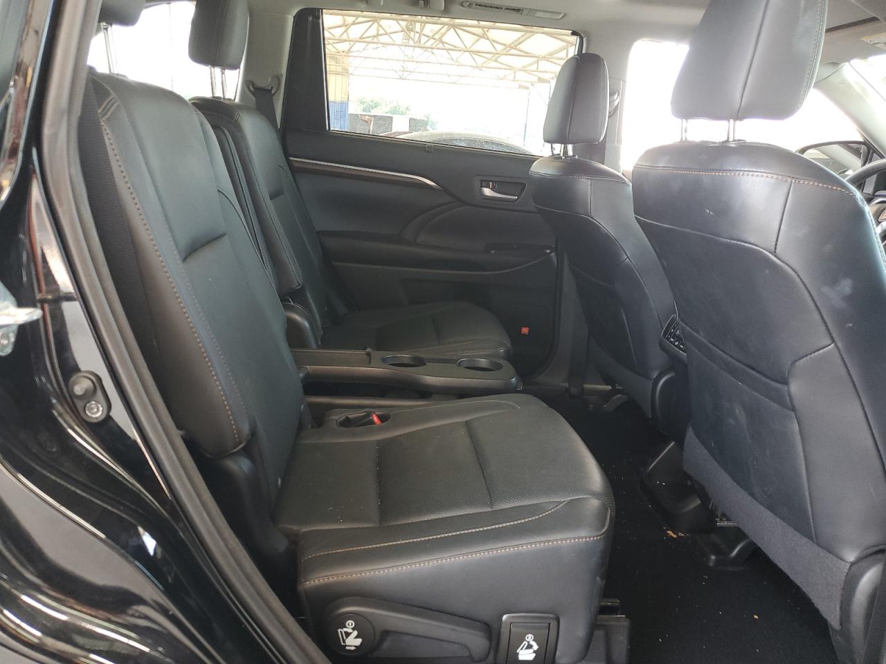 5TDDKRFH0GS274979 2016 Toyota Highlander Limited