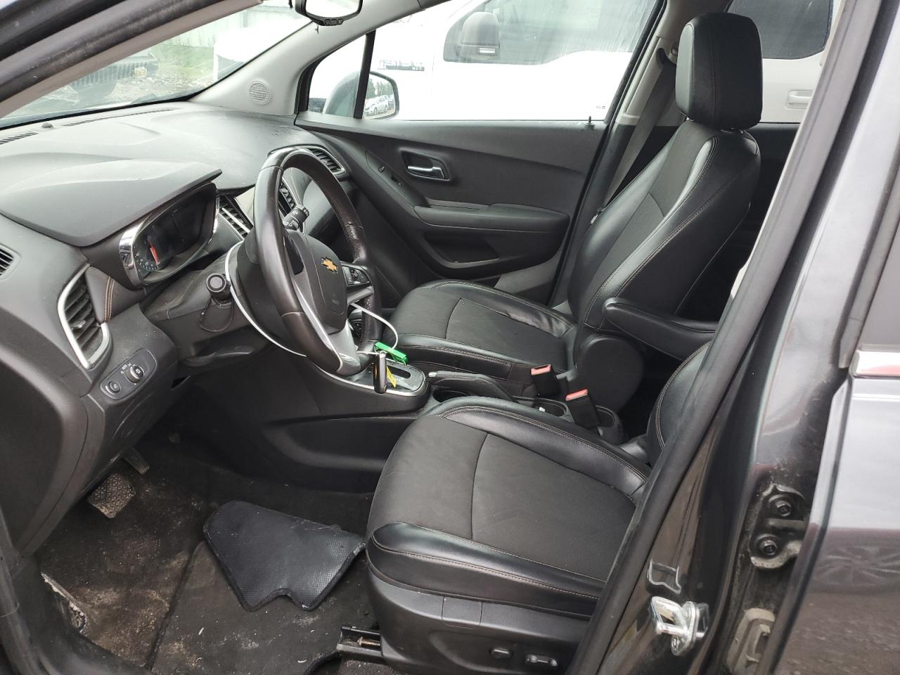 KL7CJLSB8JB675074 2018 Chevrolet Trax 1Lt