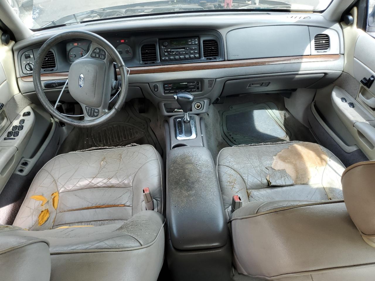2FAFP74W22X100110 2002 Ford Crown Victoria Lx
