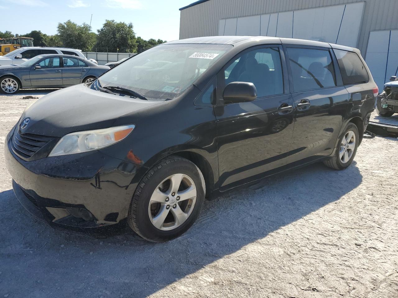 5TDZK3DC3BS012604 2011 Toyota Sienna