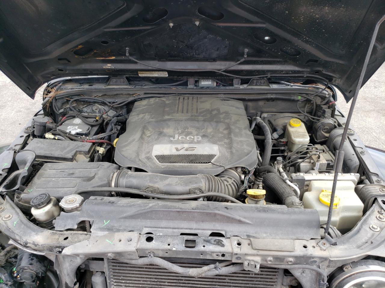 1C4HJWDGXEL241290 2014 Jeep Wrangler Unlimited Sport