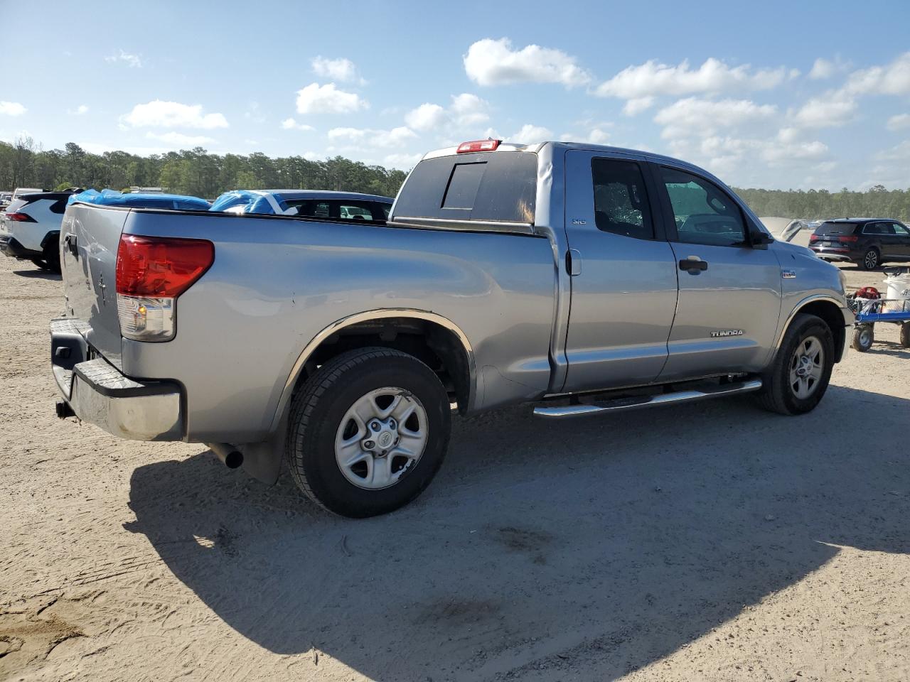 5TFRY5F15BX115717 2011 Toyota Tundra Double Cab Sr5