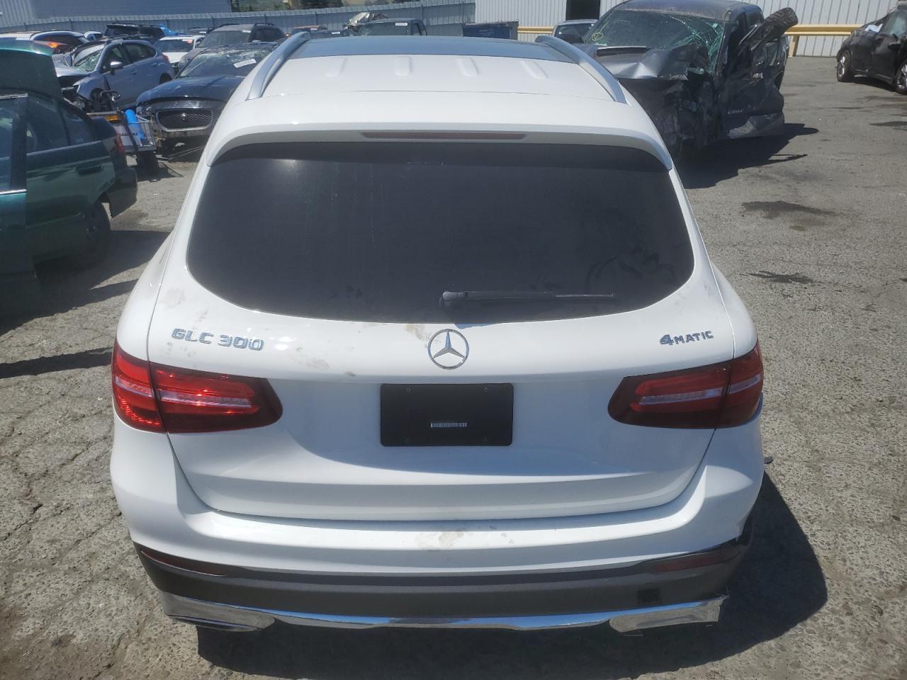 WDC0G4KB8JV050323 2018 Mercedes-Benz Glc 300 4Matic