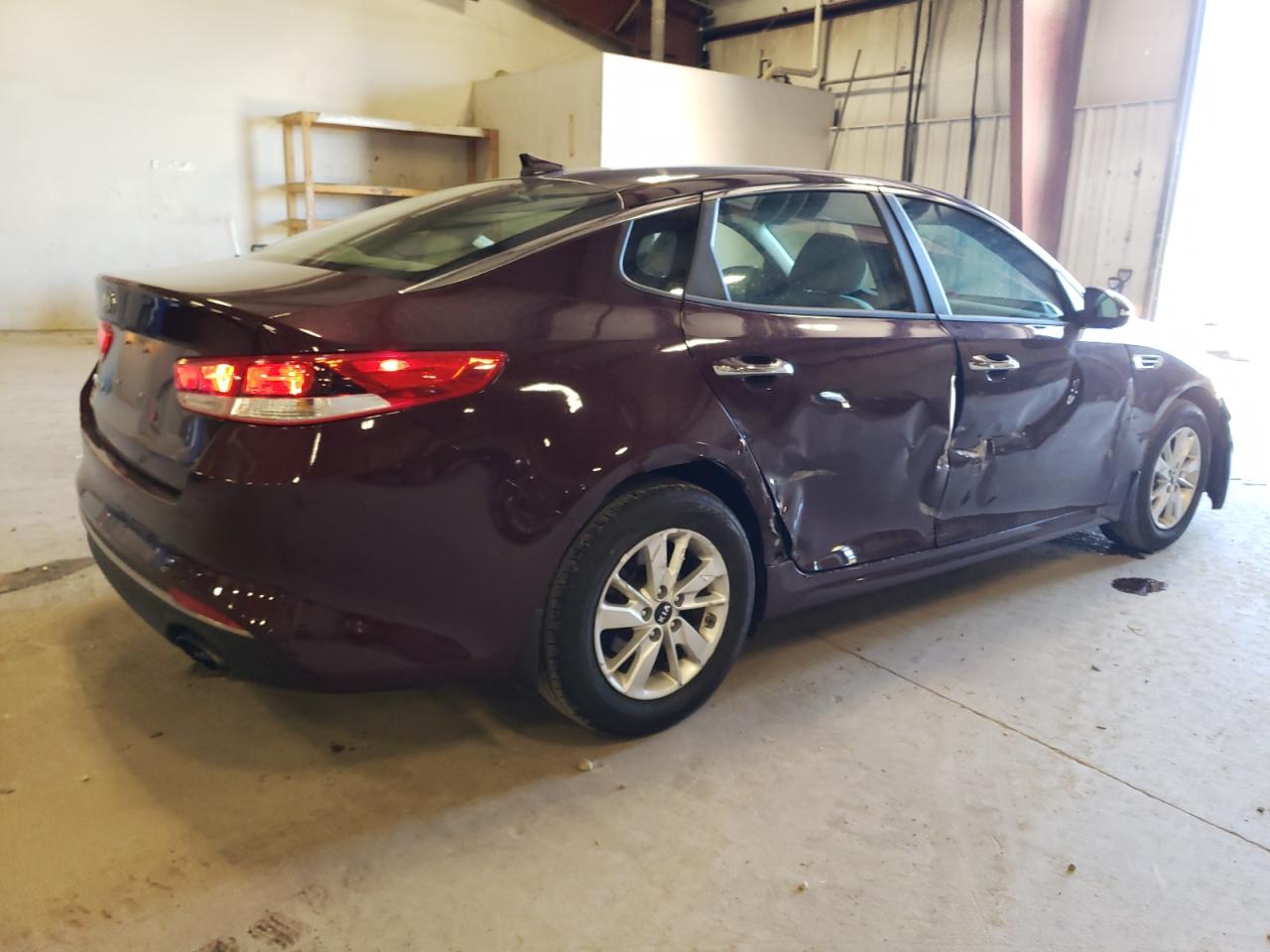 5XXGT4L32GG117977 2016 Kia Optima Lx