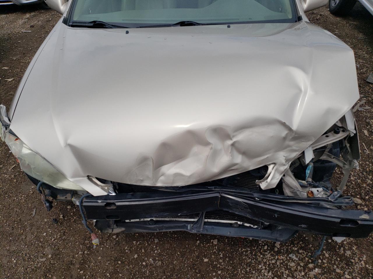 4T1BF30K04U585599 2004 Toyota Camry Le