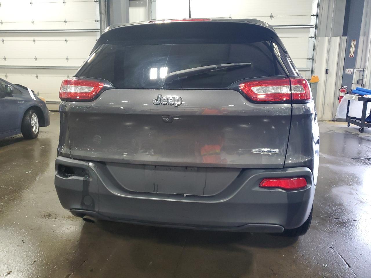 1C4PJLLB6JD573876 2018 Jeep Cherokee Latitude Plus