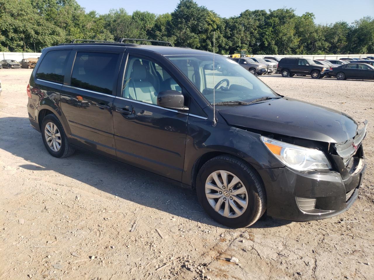 2C4RVABG3CR146122 2012 Volkswagen Routan Se