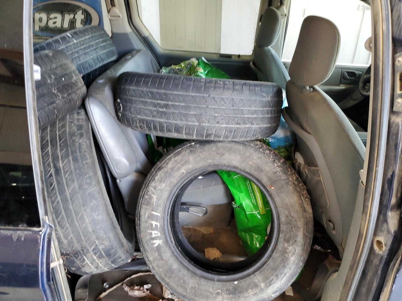 1C4GP45R05B385788 2005 Chrysler Town & Country