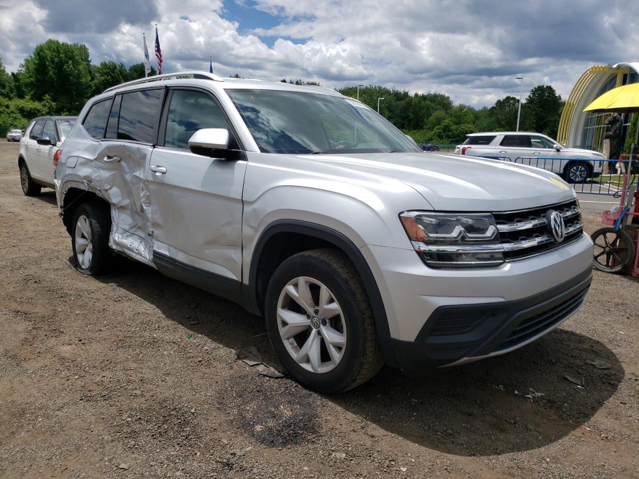 2018 Volkswagen Atlas S vin: 1V2AP2CA1JC532324