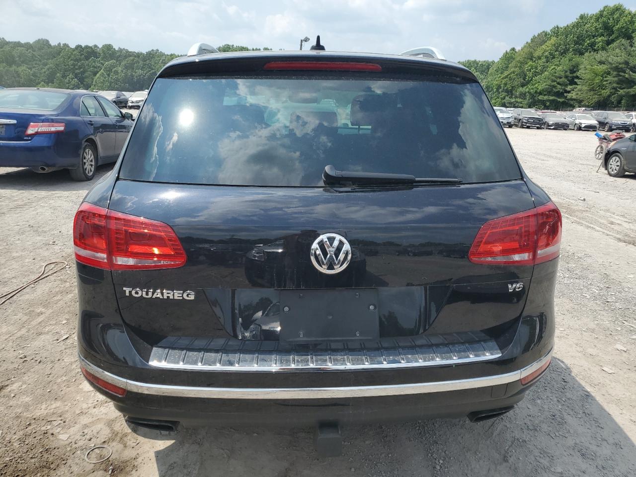 WVGRF7BP0HD003229 2017 Volkswagen Touareg Wolfsburg