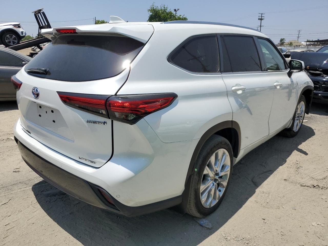 2022 Toyota Highlander Hybrid Limited vin: 5TDXBRCH5NS548692