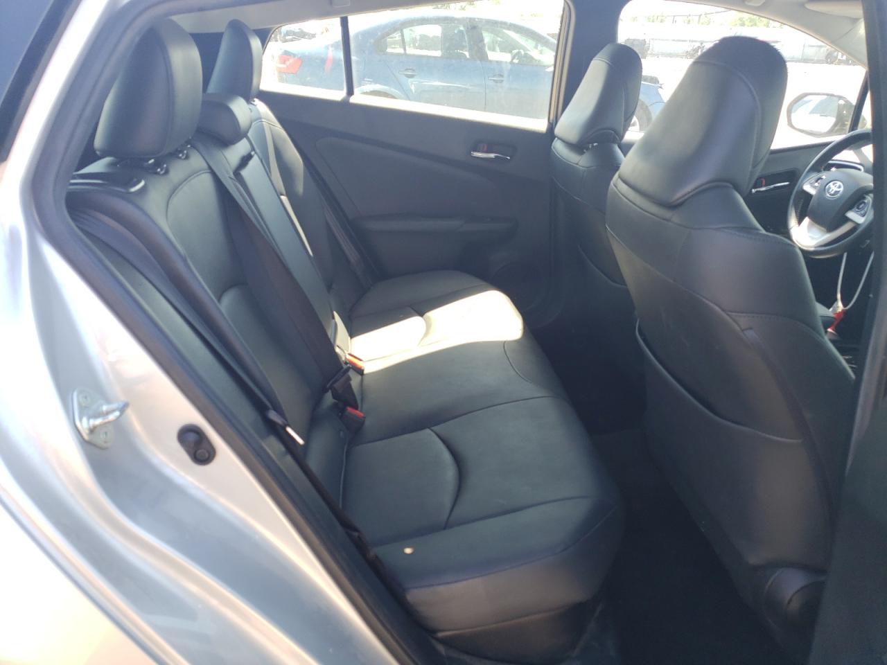 JTDKARFU3H3047800 2017 Toyota Prius