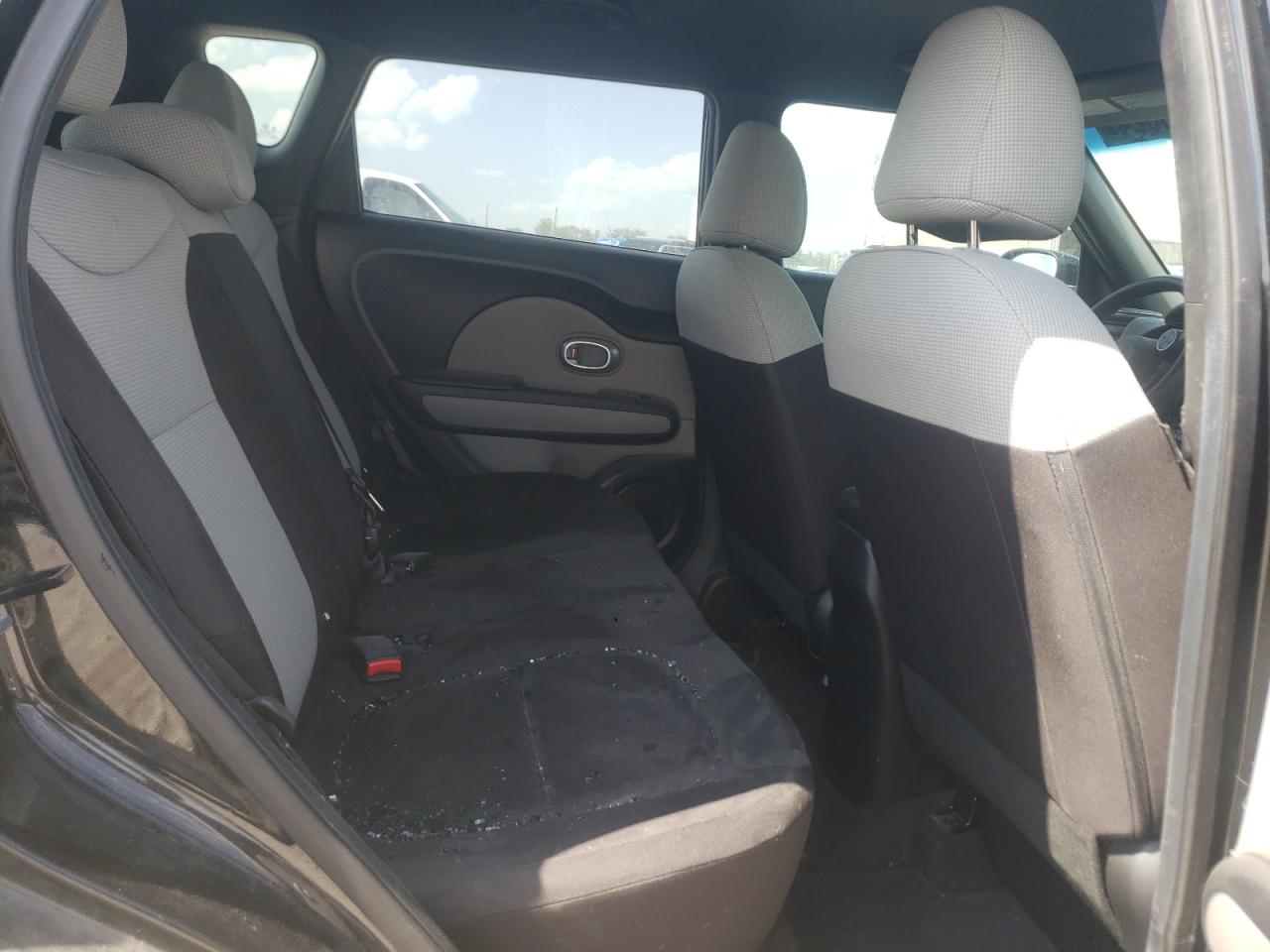 KNDJN2A2XJ7895815 2018 Kia Soul