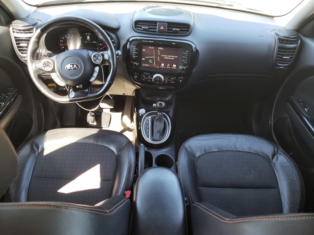 KNDJX3AA2J7898540 2018 Kia Soul !