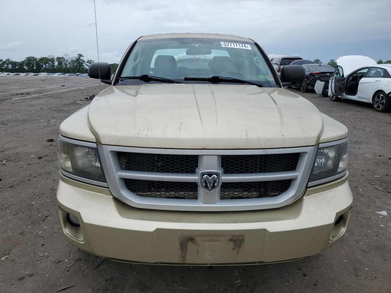 1D7RE3GK4BS701302 2011 Dodge Dakota Slt