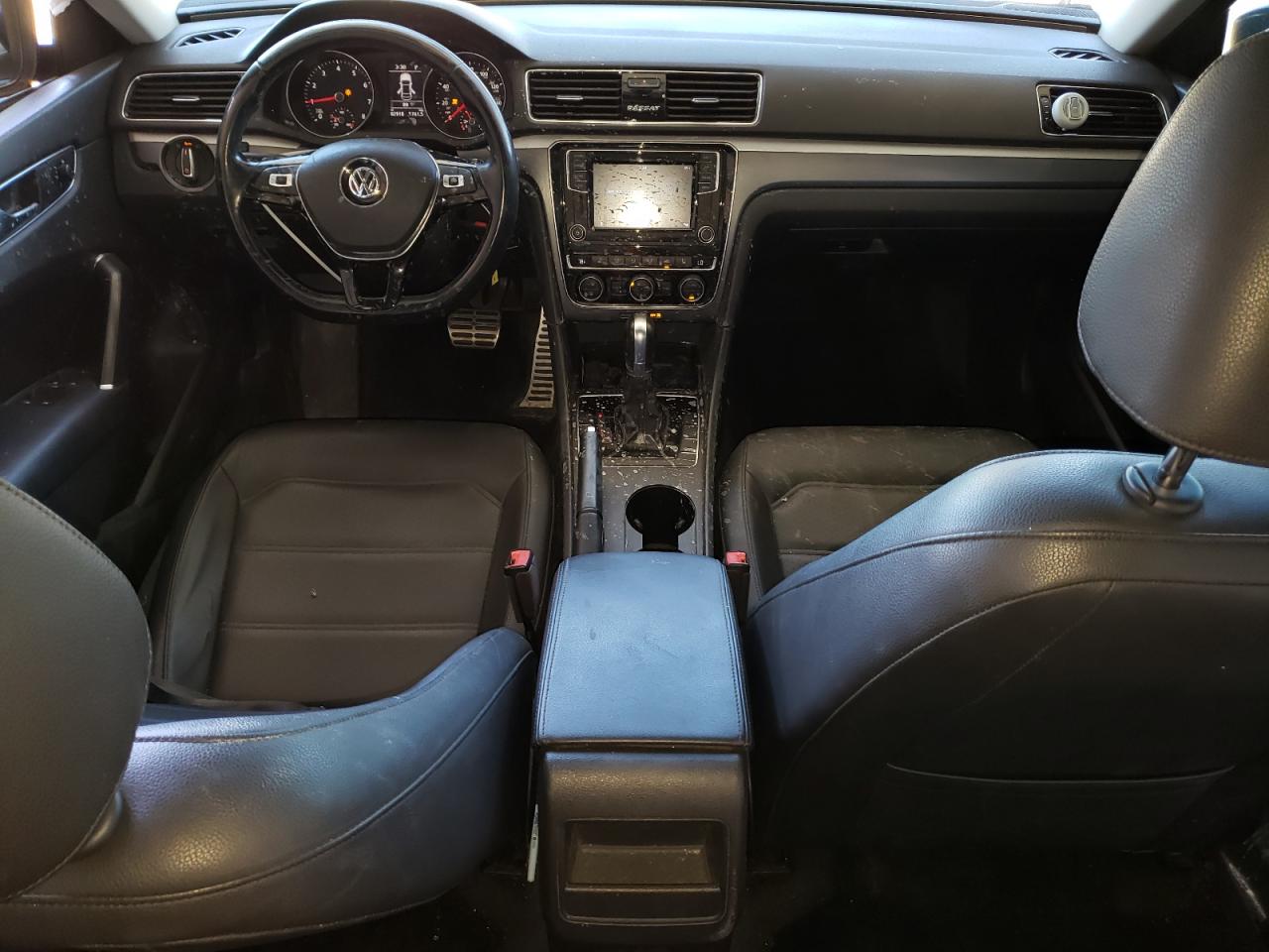 1VWAA7A36JC035352 2018 Volkswagen Passat S