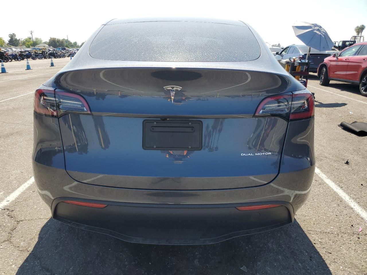 7SAYGDEE7PA198257 2023 Tesla Model Y