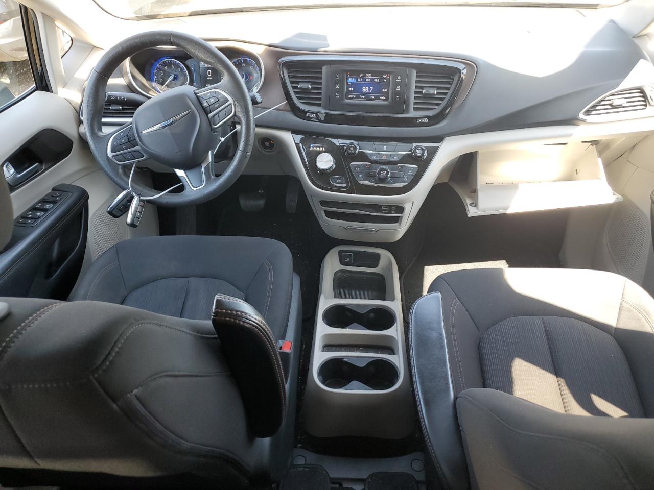 2C4RC1CGXHR598726 2017 Chrysler Pacifica Lx