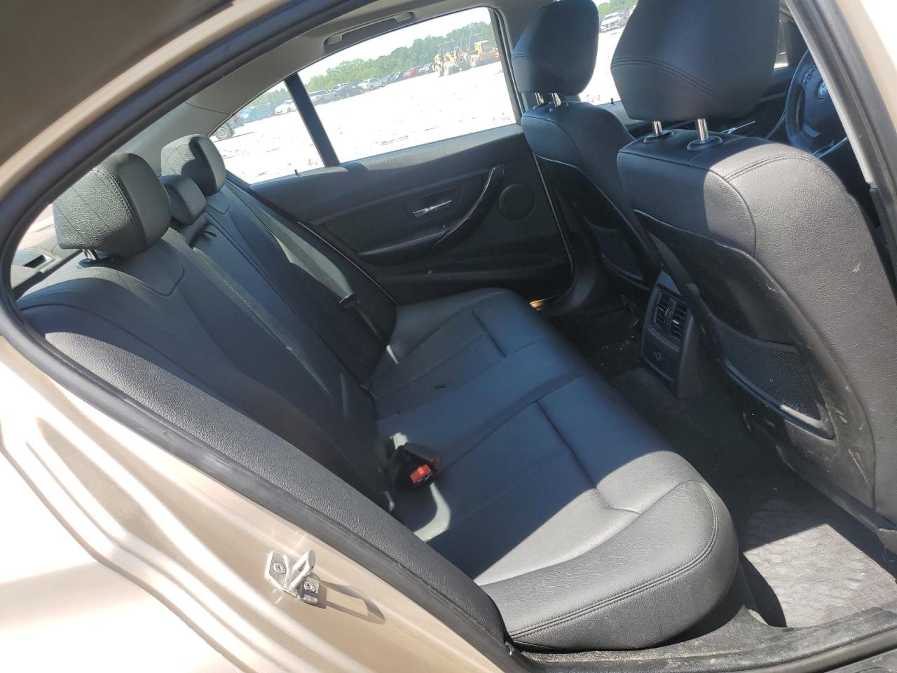 WBA3B1C52FP831520 2015 BMW 320 I