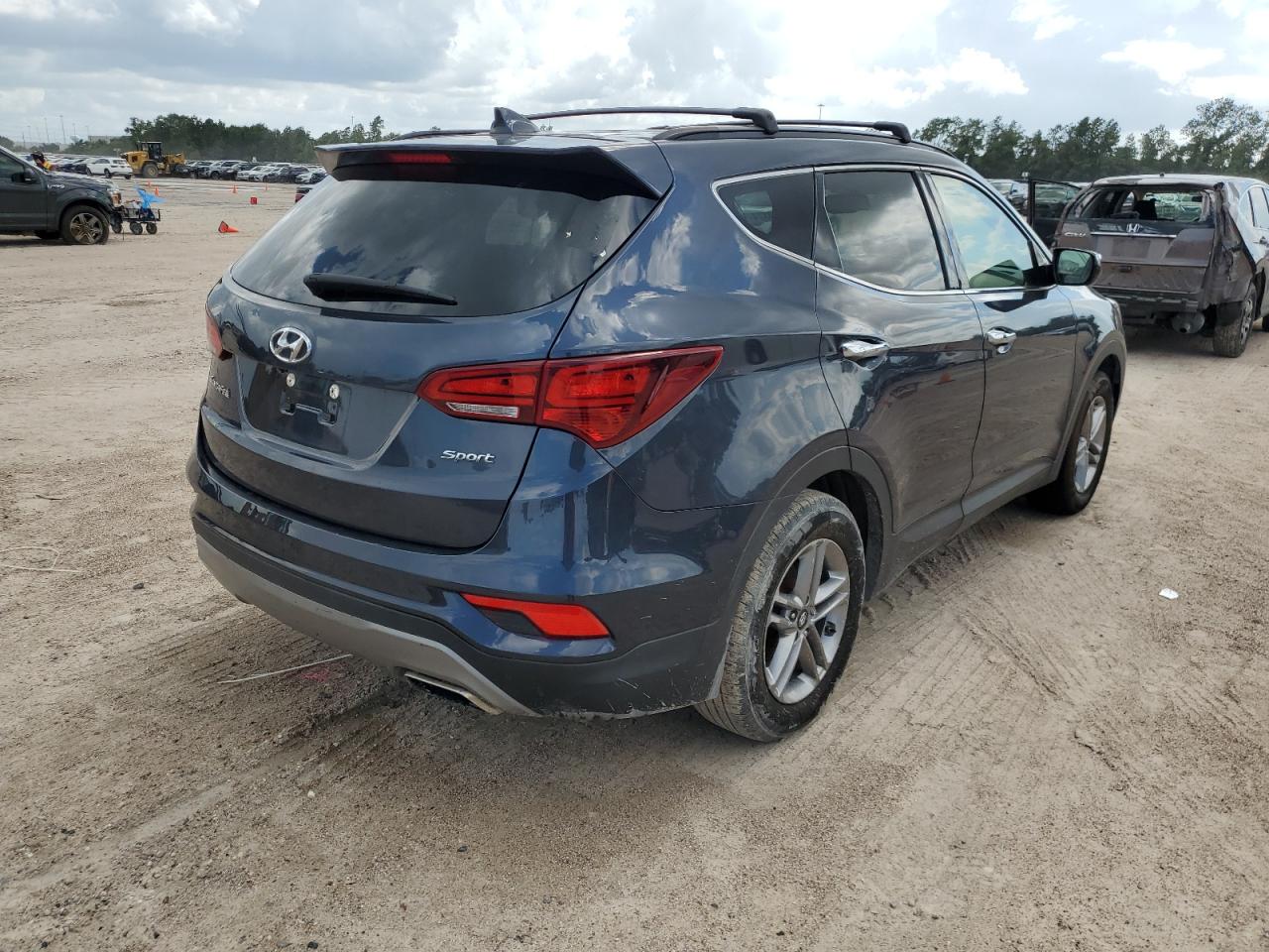 2017 Hyundai Santa Fe Sport vin: 5NMZU3LB6HH051895