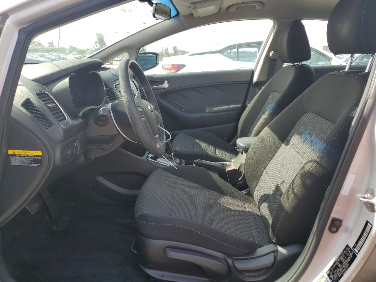 3KPFK4A76HE123862 2017 Kia Forte Lx