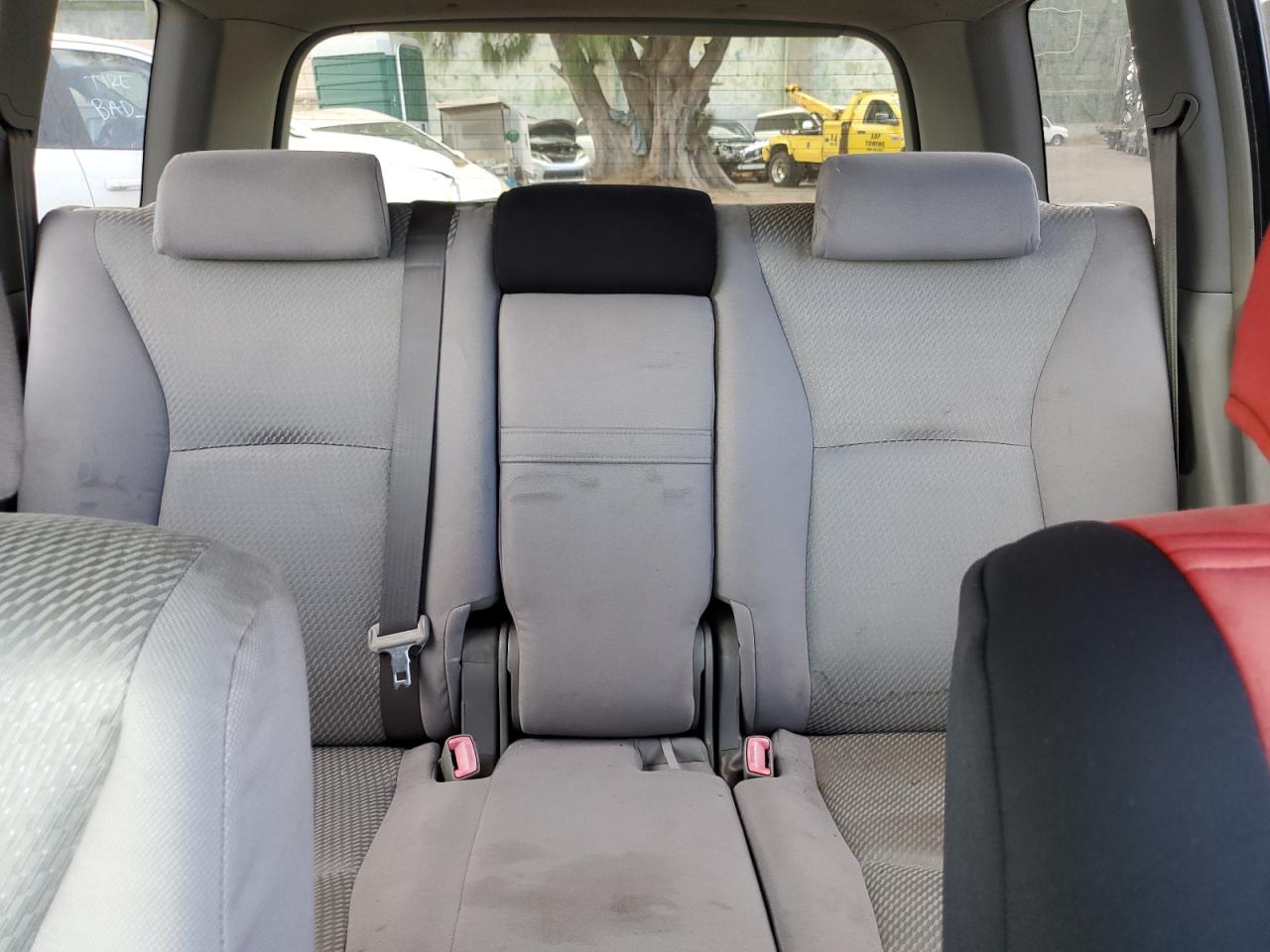 JTEGP21A540026530 2004 Toyota Highlander Base