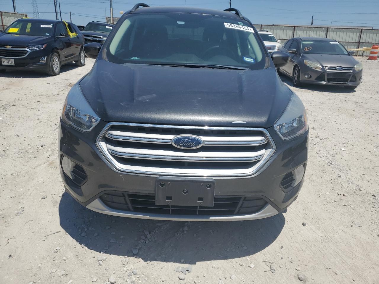 1FMCU0GDXJUD36464 2018 Ford Escape Se