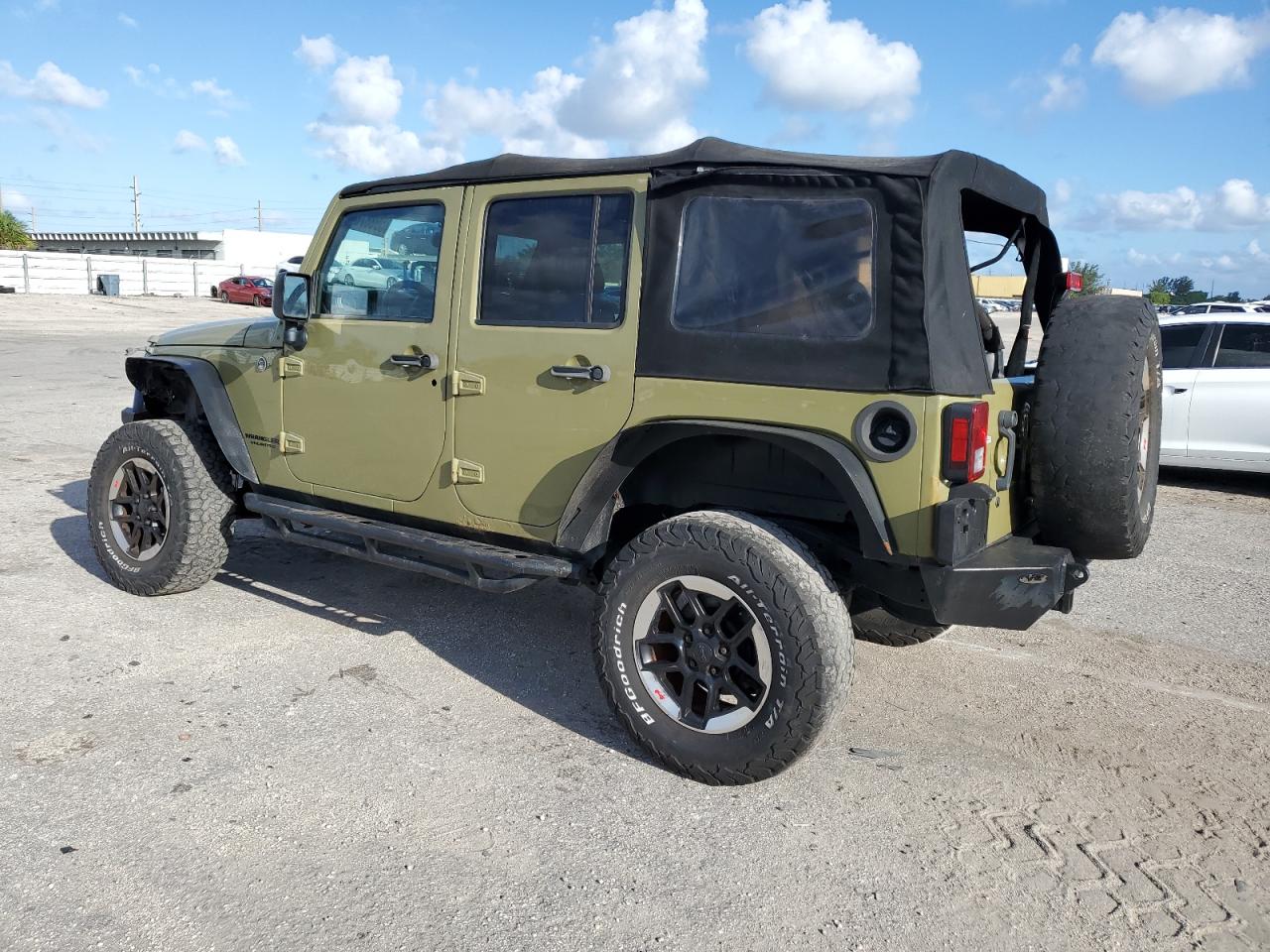 2013 Jeep Wrangler Unlimited Sport vin: 1C4BJWDG4DL627336