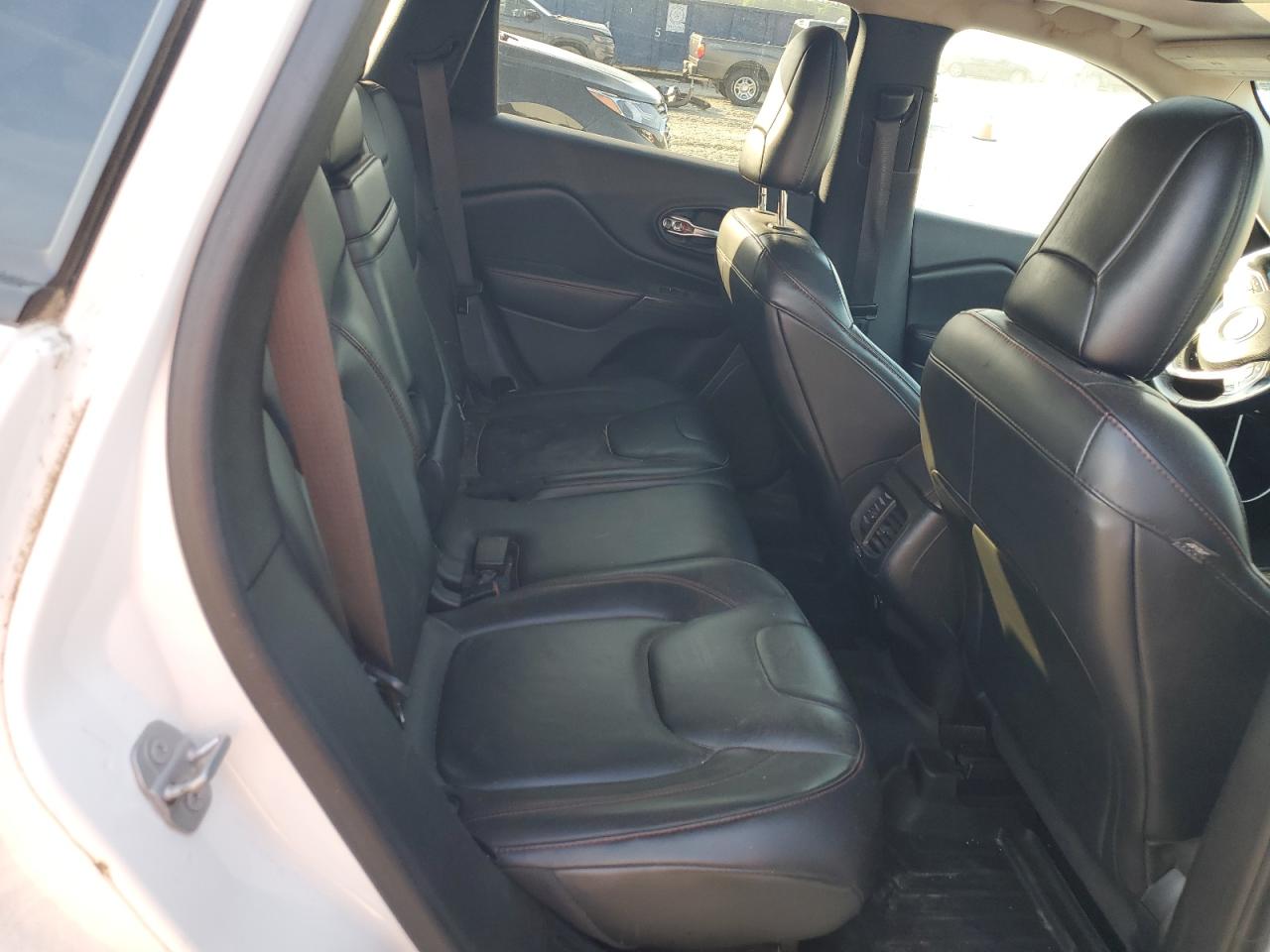 1C4PJMBS0GW183702 2016 Jeep Cherokee Trailhawk