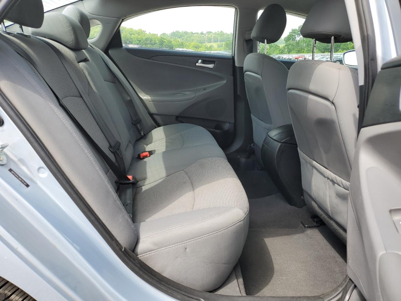 5NPEB4AC3DH750307 2013 Hyundai Sonata Gls