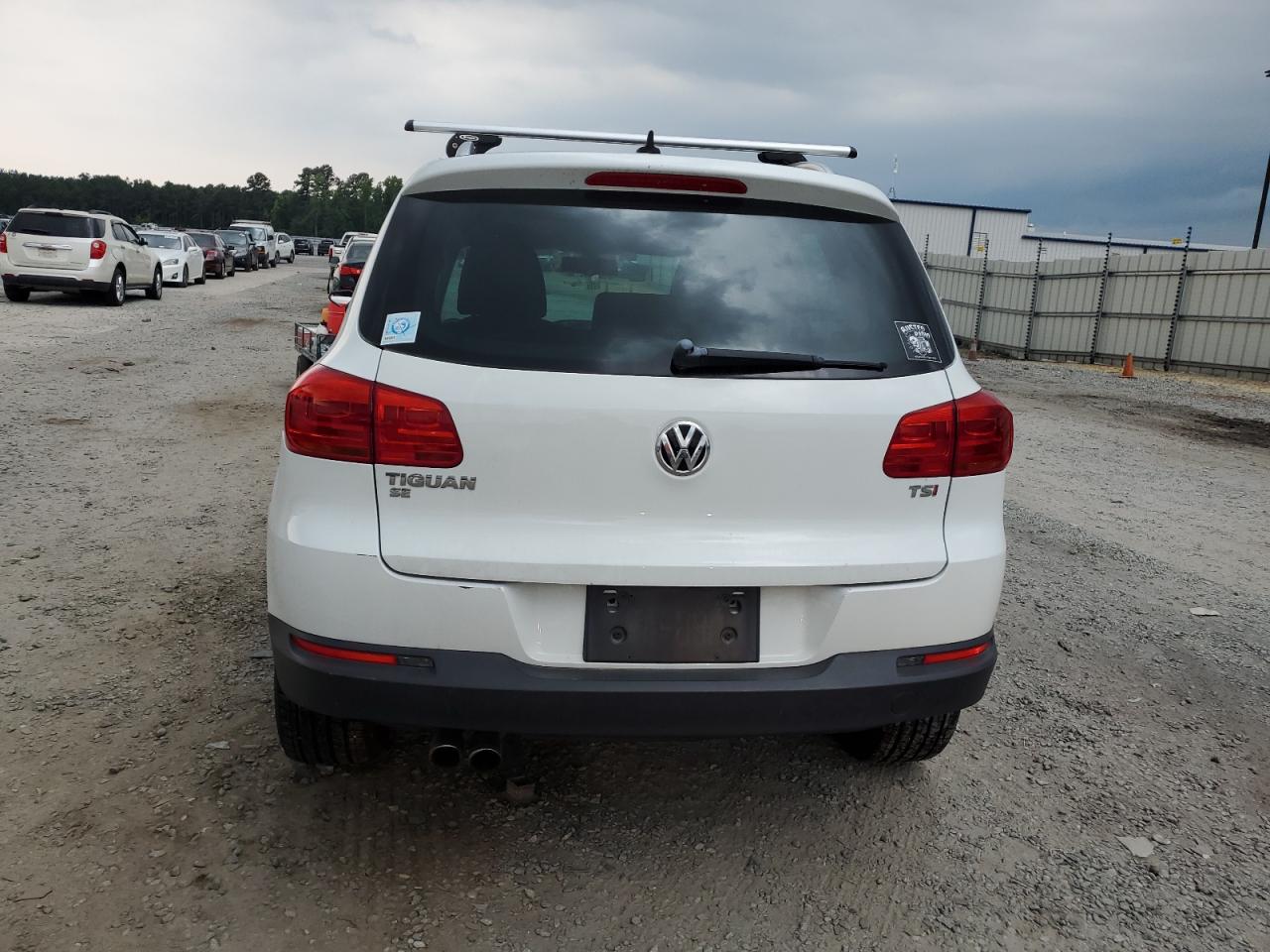 WVGAV7AX4GW527553 2016 Volkswagen Tiguan S