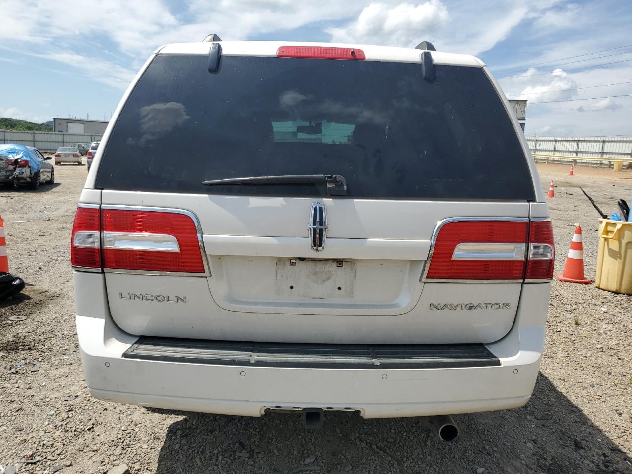 5LMJJ2J5XBEJ00399 2011 Lincoln Navigator