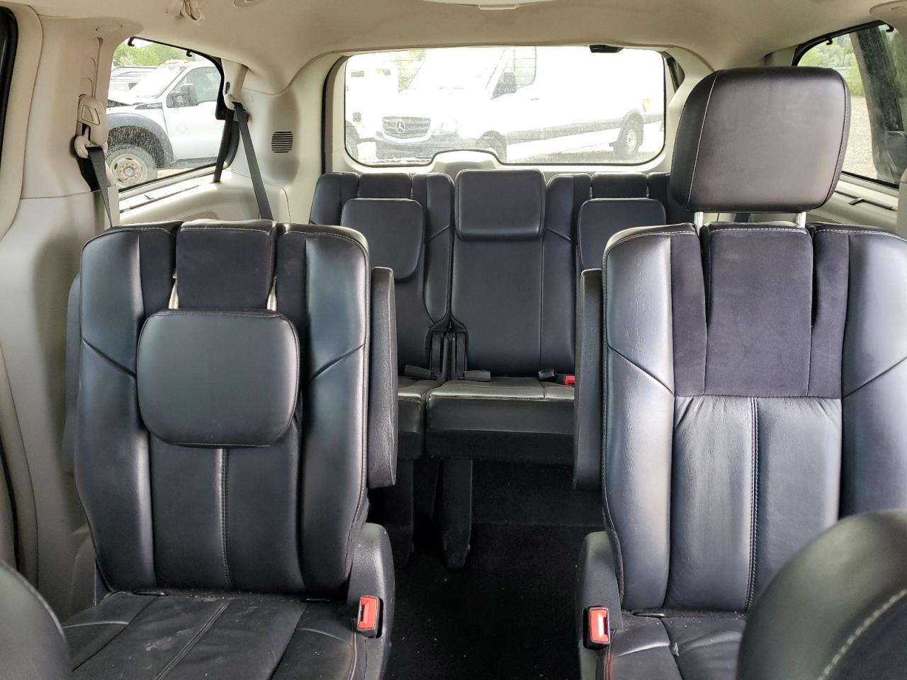 2C4RC1GG8CR370145 2012 Chrysler Town & Country Limited