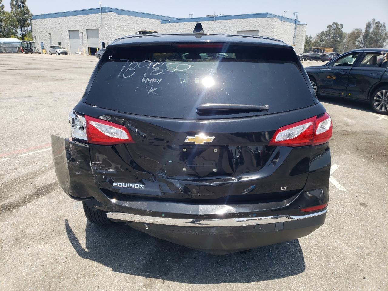 2GNAXJEV0J6255029 2018 Chevrolet Equinox Lt