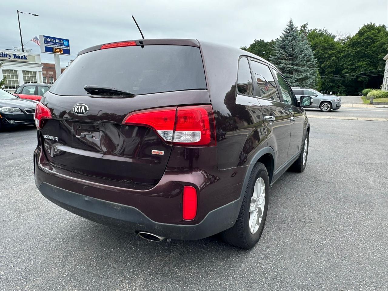 2014 Kia Sorento Lx vin: 5XYKT3A65EG487511