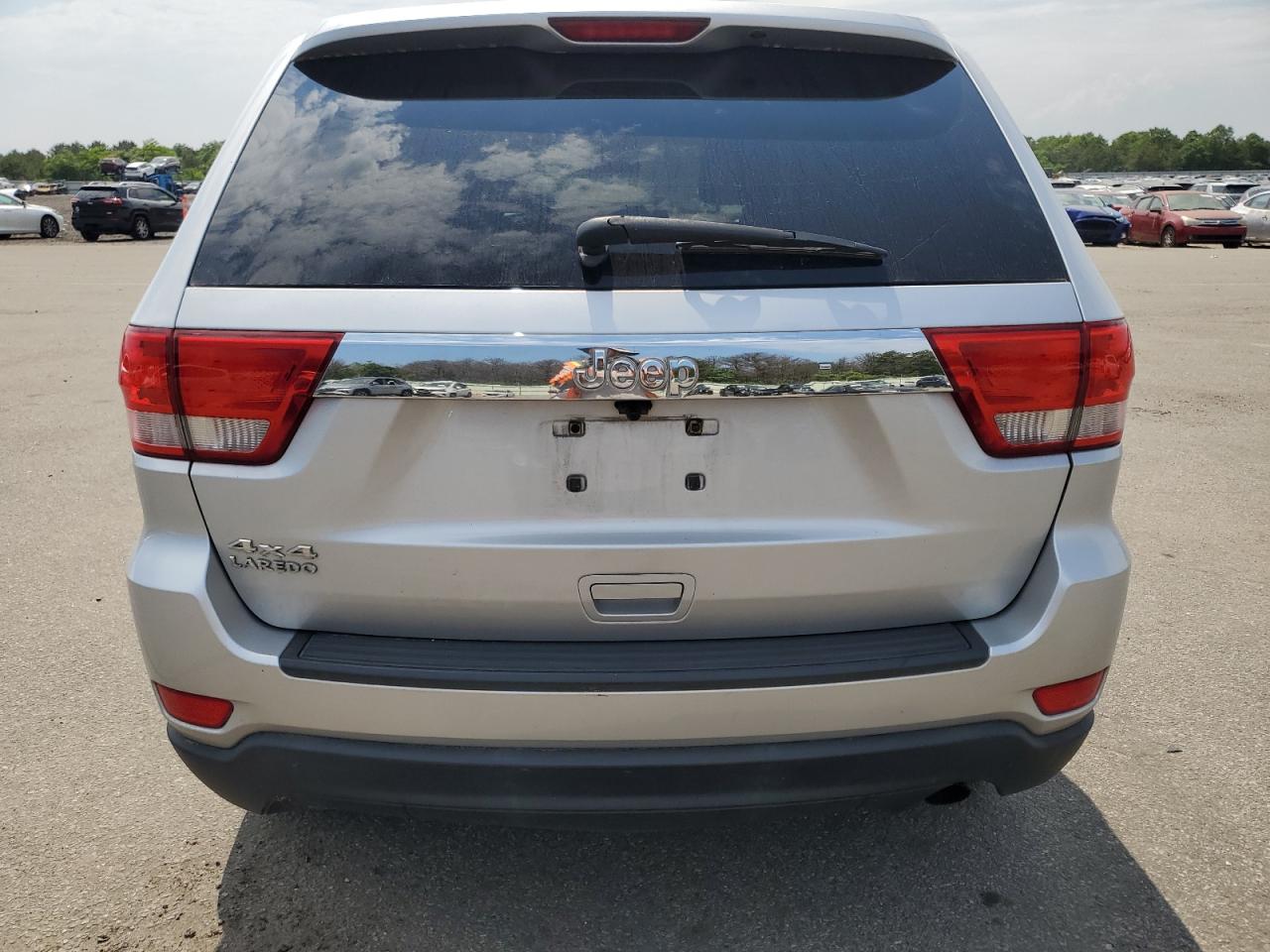 1J4RR4GG5BC596712 2011 Jeep Grand Cherokee Laredo