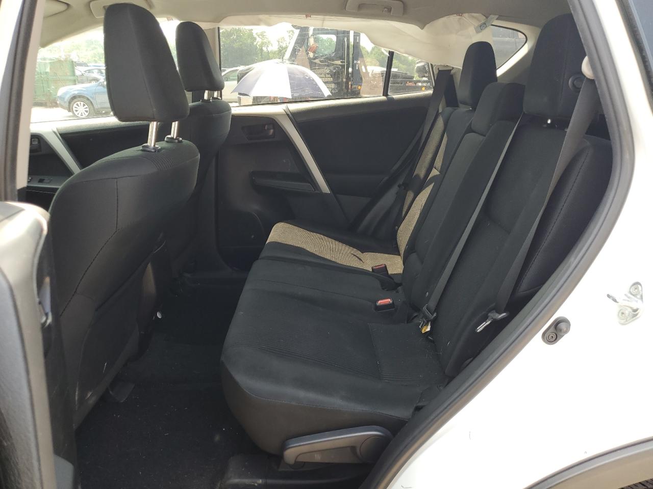 2T3BFREV2HW617035 2017 Toyota Rav4 Le