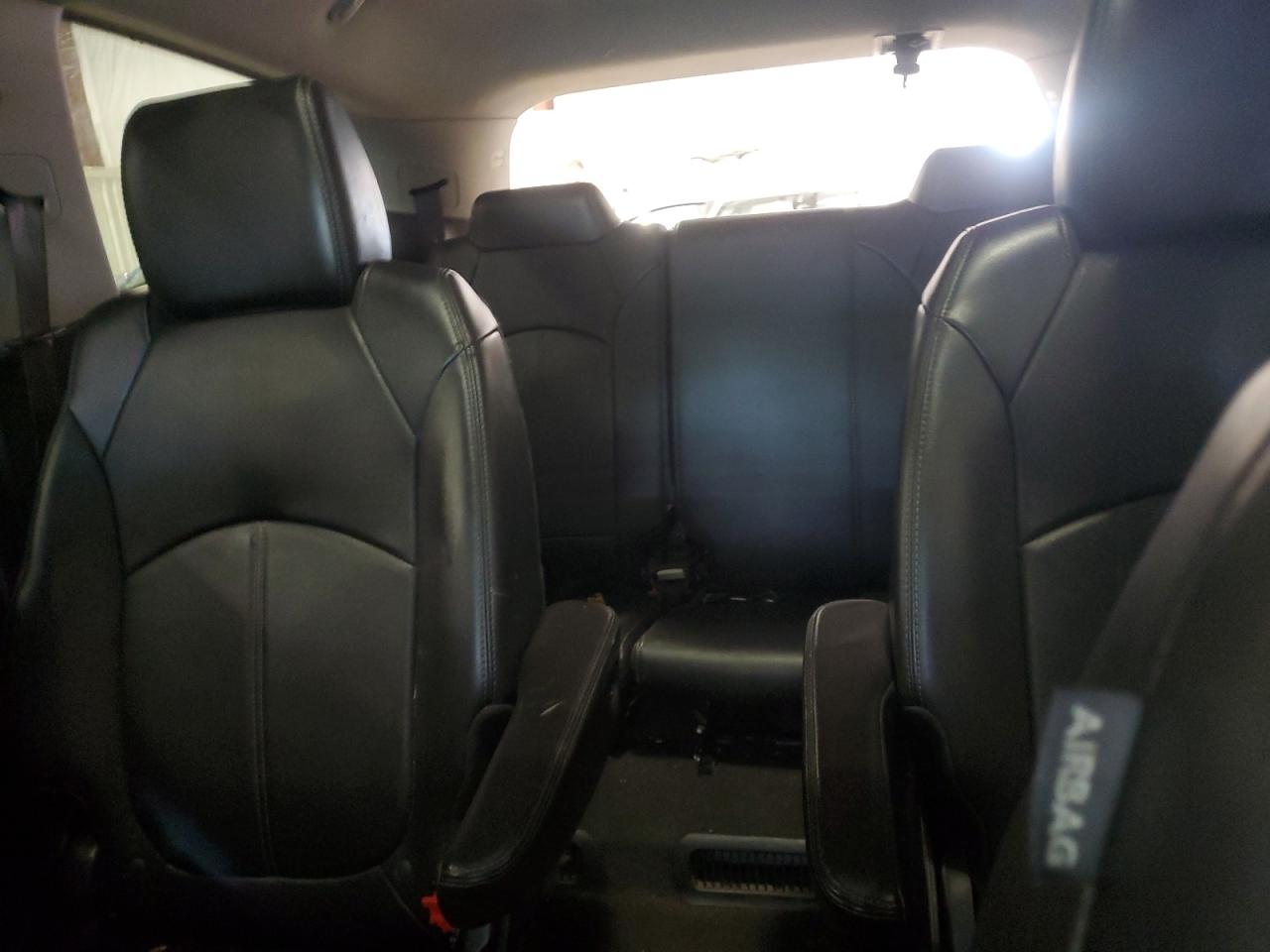 1GNKVHKD1FJ242380 2015 Chevrolet Traverse Lt