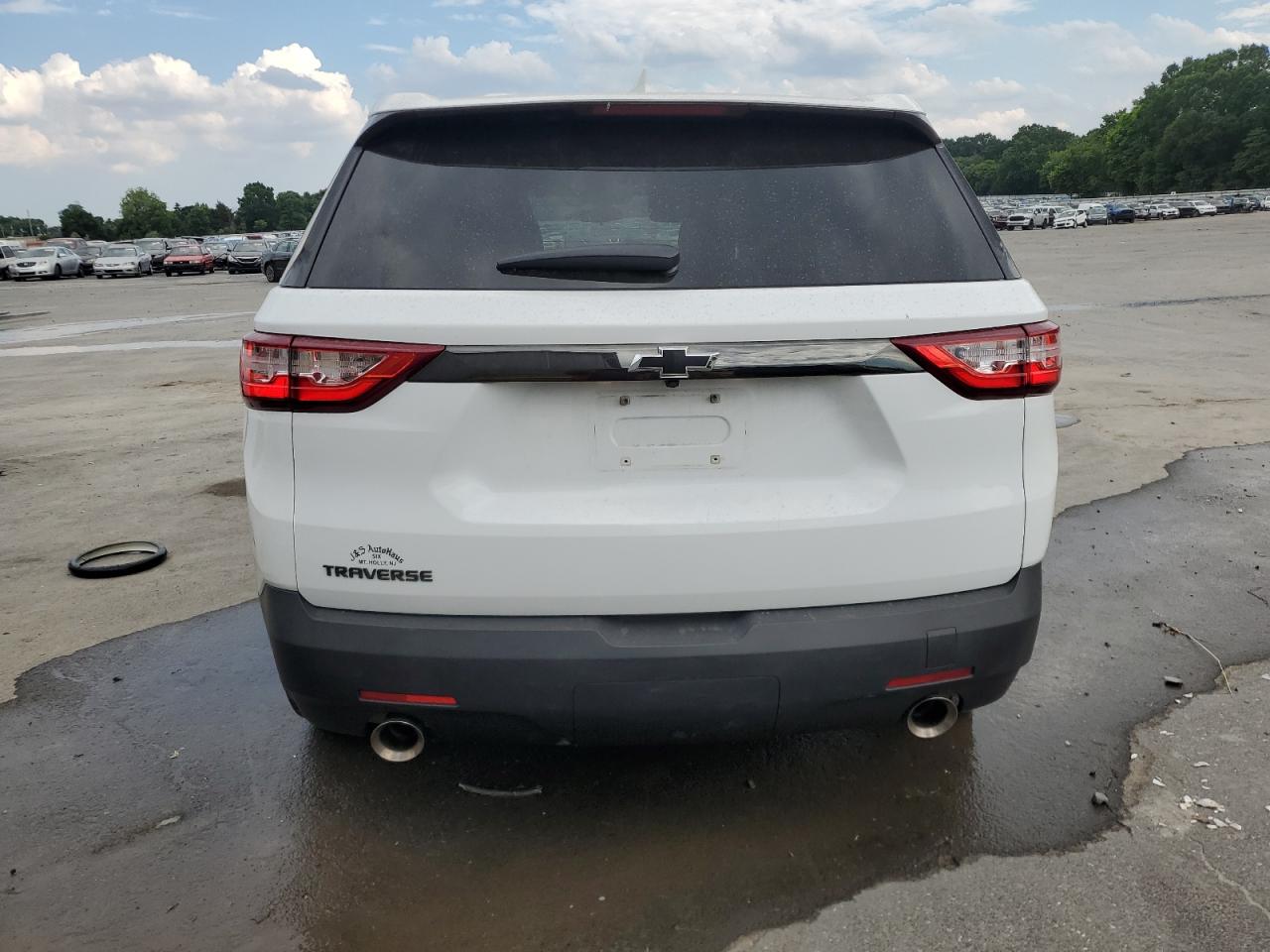 1GNERFKW3KJ133999 2019 Chevrolet Traverse Ls